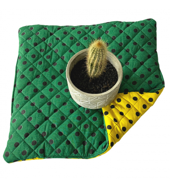Seat cushion 40x40x2cm Dot black on Green and Yellow