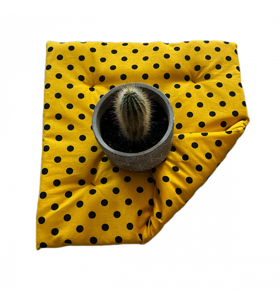 Seat-40x40x2-cm-Black-dot-on-Yellow